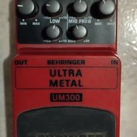 Behringer UM300 EFFETTO ULTRA METAL A PEDALE