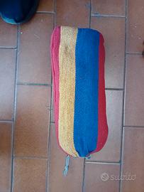 amaca con sacca, moschettoni e corda