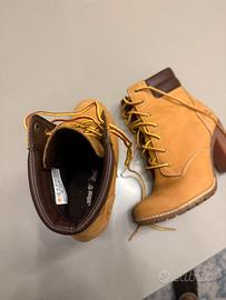 Stivaletto in camoscio da donna