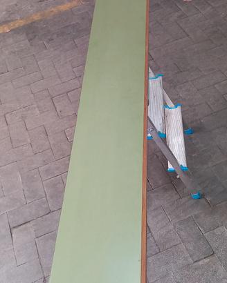 Tavola di legno massiccio 