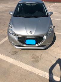 Peugeot 208 - 2013