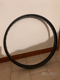 Cerchione per moto d'epoca gomme a tallone