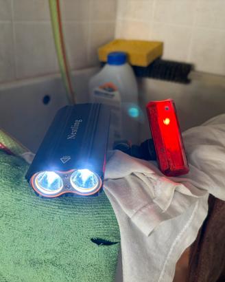 TORCIA E RETRO PER MTB NESTLING