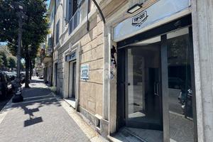 NEGOZIO A ALBANO LAZIALE