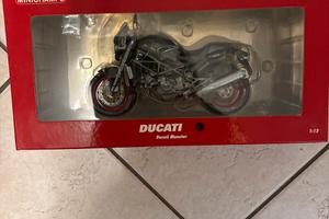 Moto DUCATI MONSTER S 4