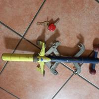 Blocca pedali antifurto auto marca BULLOCK ZADI