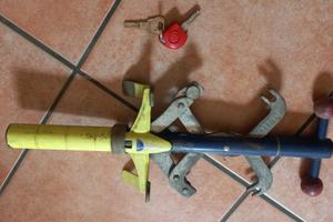 Blocca pedali antifurto auto marca BULLOCK ZADI