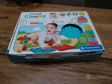 gioco mattoncini prima infanzia