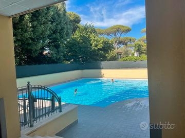 Appartamento a Tirrenia in residence con piscina