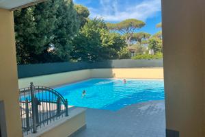 Appartamento a Tirrenia in residence con piscina