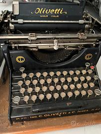 Macchina da scrivere Olivetti
