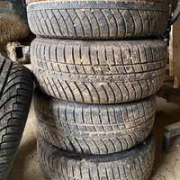 Pneumatici con cerchio