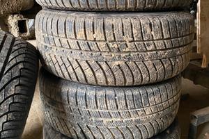 Pneumatici con cerchio