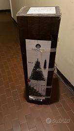 Albero Natale Everlands 210cm Pre-lit LED incluse