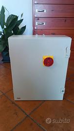Quadro elettrico standard con sezionatore trifase