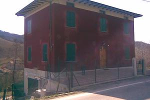 Casa singola indipendente recintata