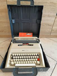 Macchina da scrivere Olivetti Lettera 35