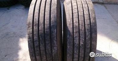 Coppia di pneumatici usati 385 55 22.5 hankook