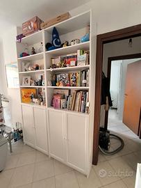 Libreria Bianca IKEA con Armadietti