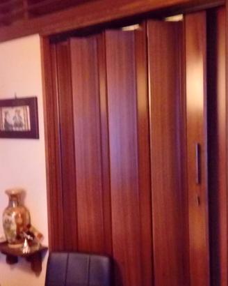 porta a soffietto in noce