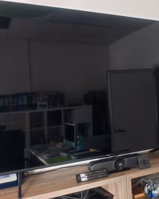 Smart TV 75' + sistema per Videoconferenze