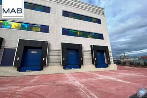 Immobile di 5000 m² con 2 locali a Nola