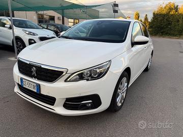 Peugeot 308 My21 Berlina 1.5 130 CV EAT8