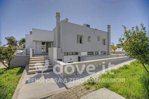 Villa di 220 m² con più di 5 locali e box auto dop