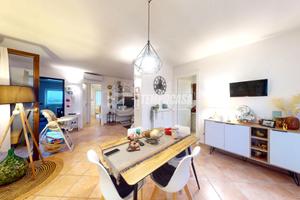 SAN CESARIO: BILOCALE CON AMPIO TERRAZZO A LIVELL