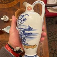 Brocca in ceramica Deruta decorata a mano