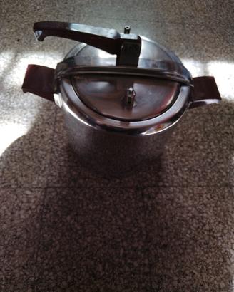 pentola a pressione Calderoni fratelli 