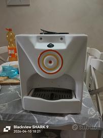 macchinetta del caffè petrolcini a capsule