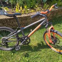 Bicicletta Mountain bike Btwin 20"