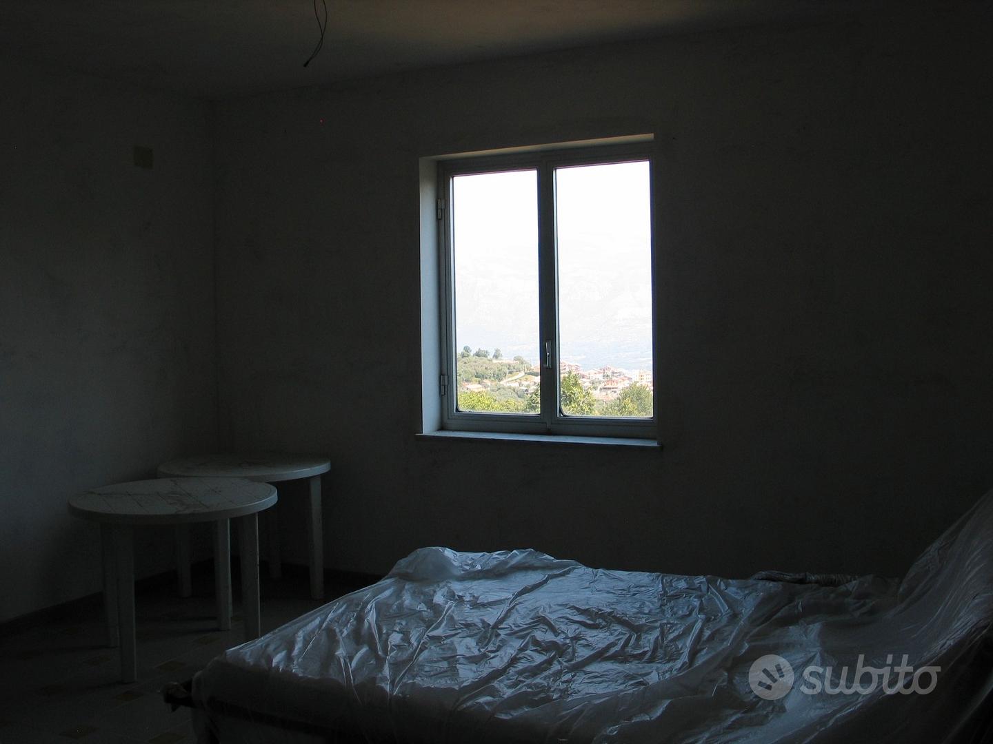 Terreno con casa da ristrutturare - Altro