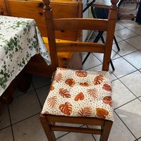 Set tavolo, sedie e panca angolare