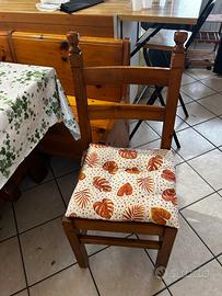 Set tavolo, sedie e panca angolare