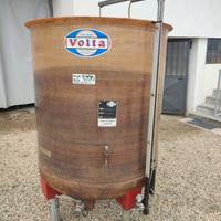 Botte in vetroresina per vino