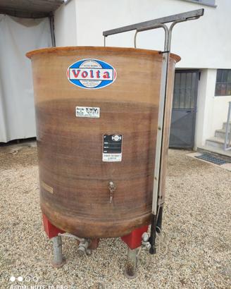 Botte in vetroresina per vino