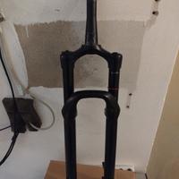 rockshox yari lyrik rc2 29  rake 42mm