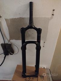 rockshox yari lyrik rc2 29  rake 42mm