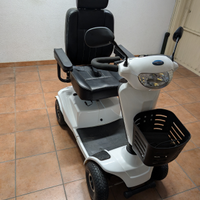 Scooter elettrico per anziani/disabili
