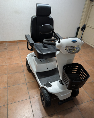 Scooter elettrico per anziani/disabili