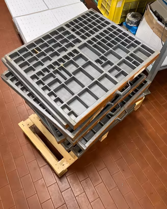 Bacheca oggetti collezione