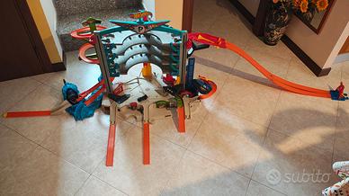Mega Garage Hot Wheels