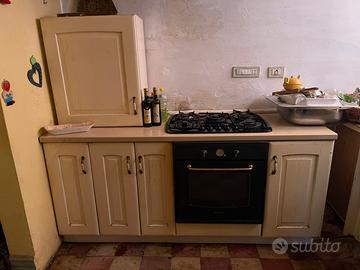Cucina in legno chiaro