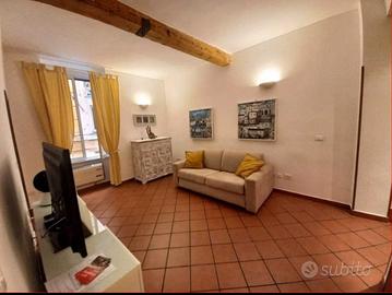Appartamento  vico Salvaghi 50 m da via Garibaldi