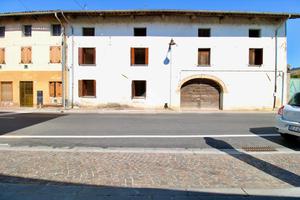 CASA SEMINDIPENDENTE A SANTA MARIA LA LONGA