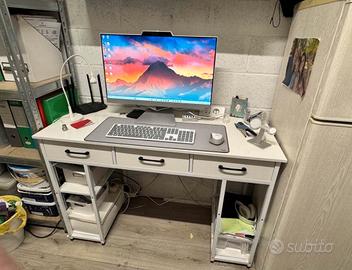 Scrivania pc con cassetti