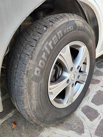 Gomme 215/75r16