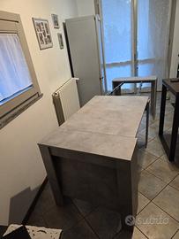 Tavolo a consolle allungabile 